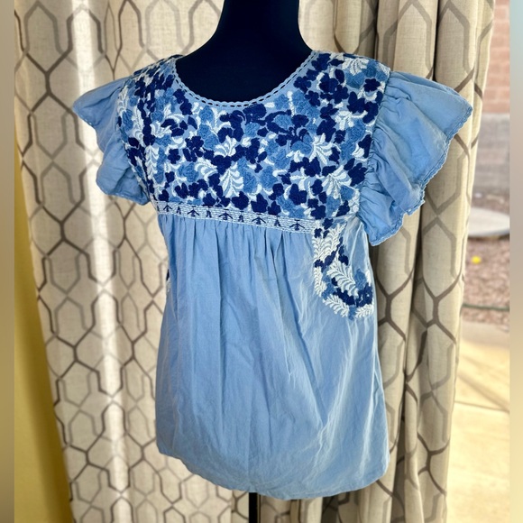 EUC J. Marie Blue Floral Embroidered Flutter Sleeve Peasant Top - Picture 12 of 15